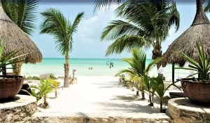 Bo med strand lige udenfor døren på Isla de Holbox