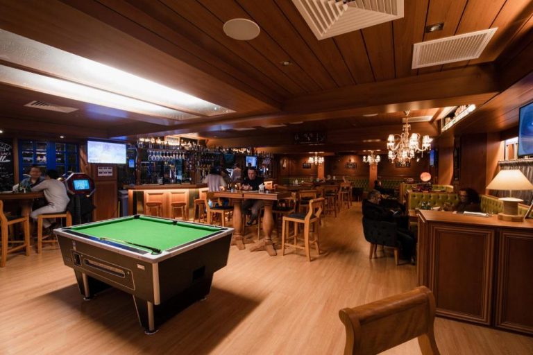 pebbles-resort-malta-svane-rejser-aktivitet-og-bar pebbles-resort-malta-svane-rejser-aktivitet-og-bar