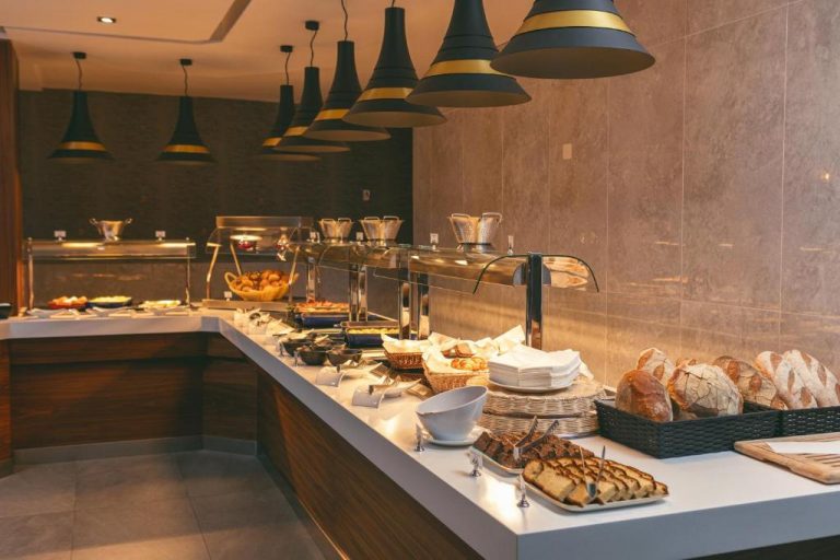pebbles-resort-malta-svane-rejser-morgenmadsbuffet pebbles-resort-malta-svane-rejser-morgenmadsbuffet