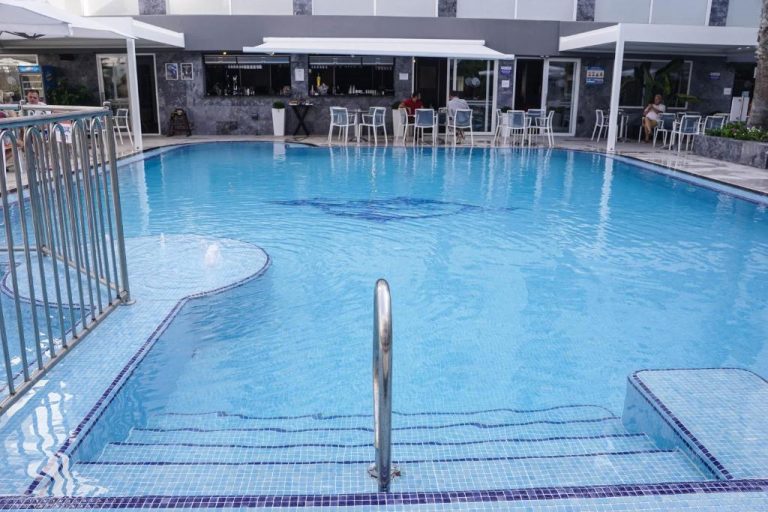 pebbles-resort-malta-svane-rejser-pool2 pebbles-resort-malta-svane-rejser-pool2