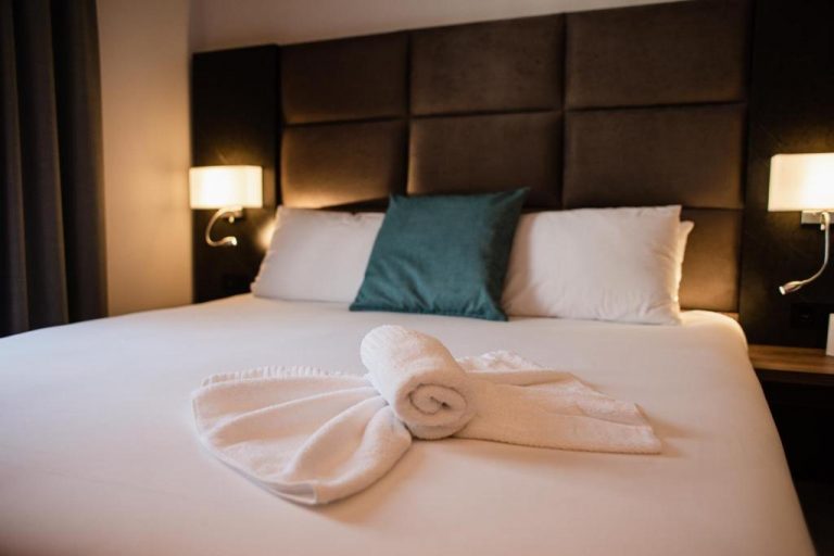 pebbles-resort-malta-svane-rejser-standard-bedroom2 pebbles-resort-malta-svane-rejser-standard-bedroom2