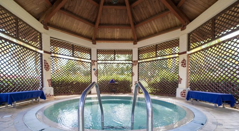 resonance-blu-varadero-jacuzzi