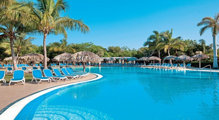 resonance-blu-varadero-pool