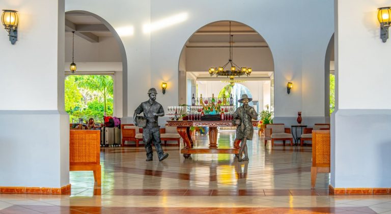 resonance-blu-varadero-reception