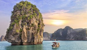 vietnam-halong-bugten-panorama-red