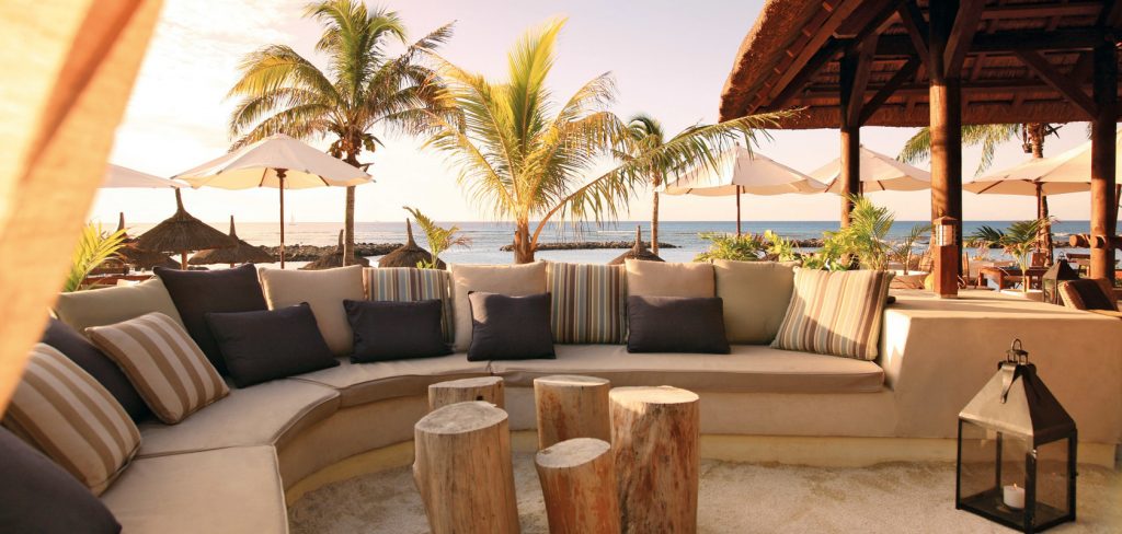 Svane Rejser's hoteller i Mauritius - Strandbar på Pointes aux Biches