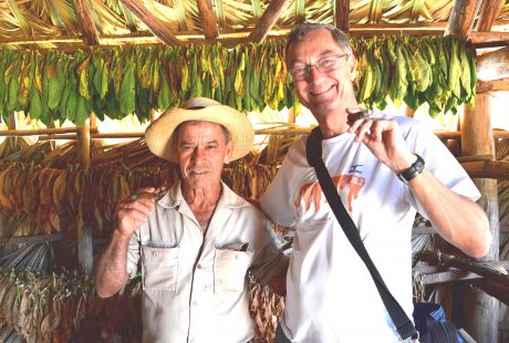 cuba-vinales-cigar-lokal-bonde-lys-red