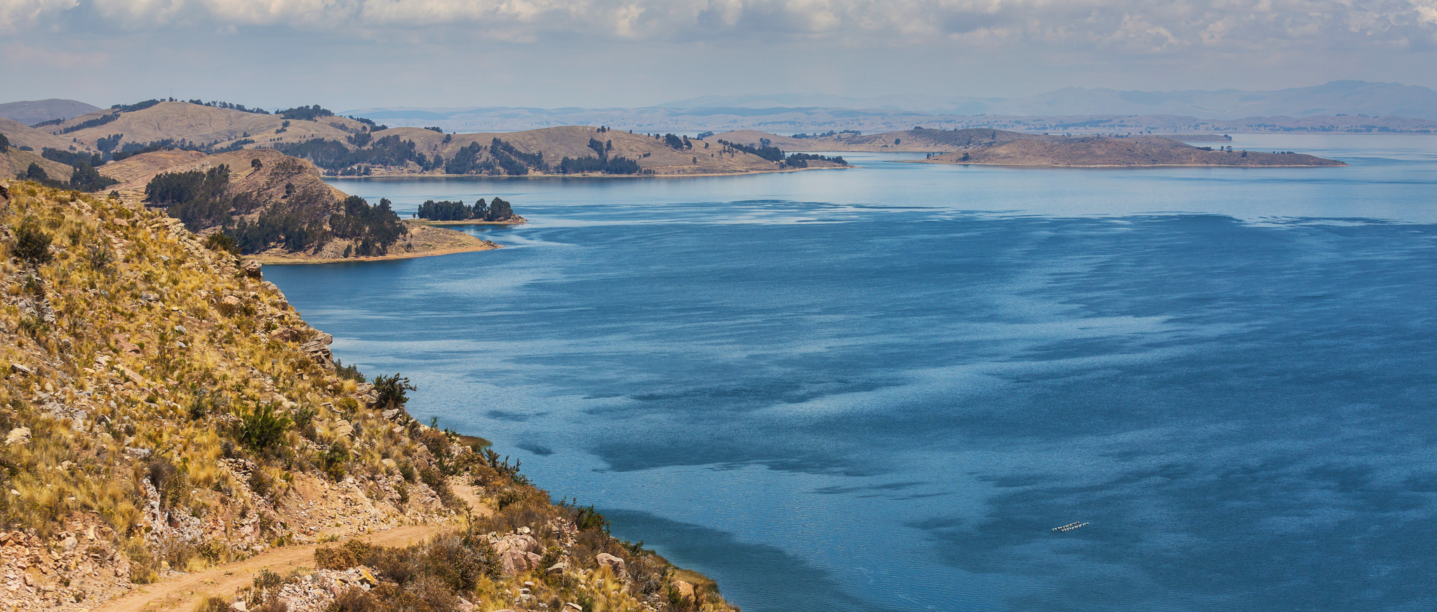 svane-rejser-peru-titicaca-udsigt-fra-bjerge