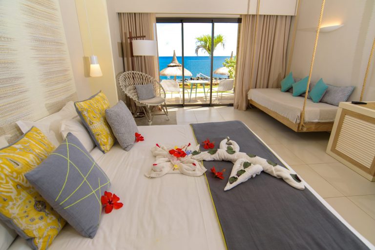 Deluxe Sea Front Room Scaled 1
