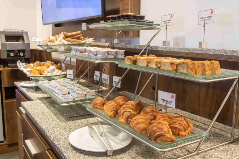 desayunador-catedral-1735947972