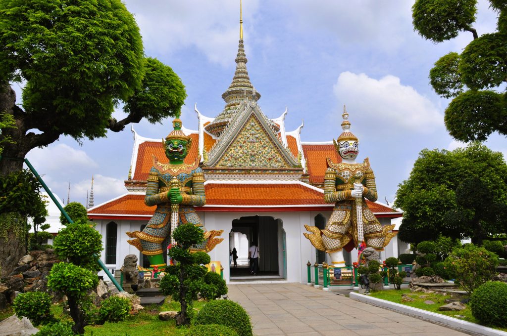 svanerejser-singlerejser-thailand-bangkok-wat-pho-gate