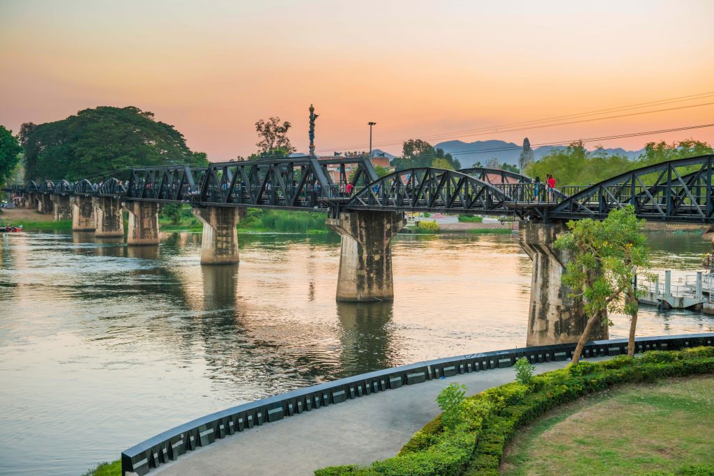 svanerejser-singlerejser-thailand-river-kwai-komp